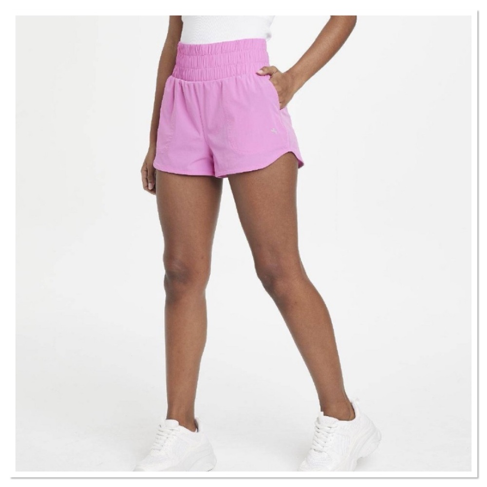 Women’s High Rise Woven Shorts Joylab Fiji Pink